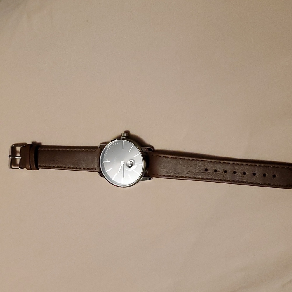 Watch - Picture 2 of 4